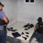 arsenal,-municiones-y-11-paquetes-de-cocaina:-el-hallazgo-de-la-pnc-en-la-reinita