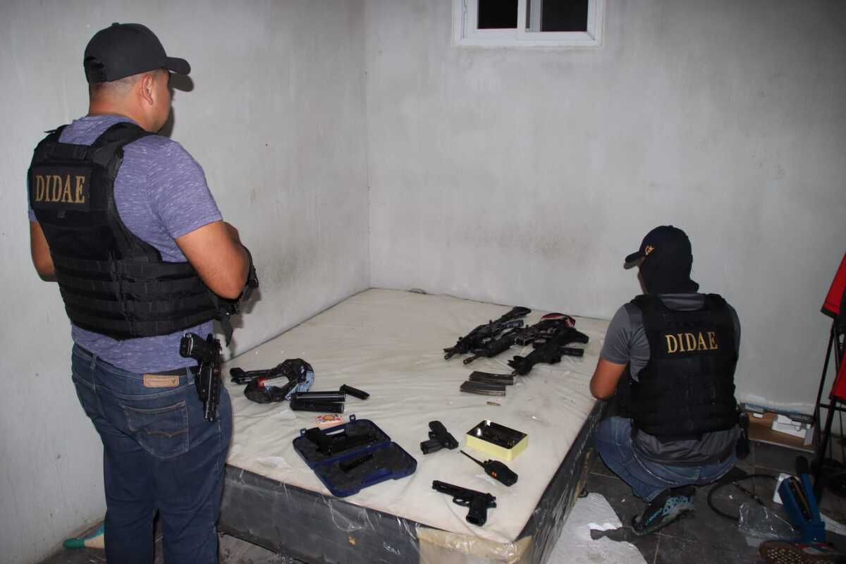 arsenal,-municiones-y-11-paquetes-de-cocaina:-el-hallazgo-de-la-pnc-en-la-reinita