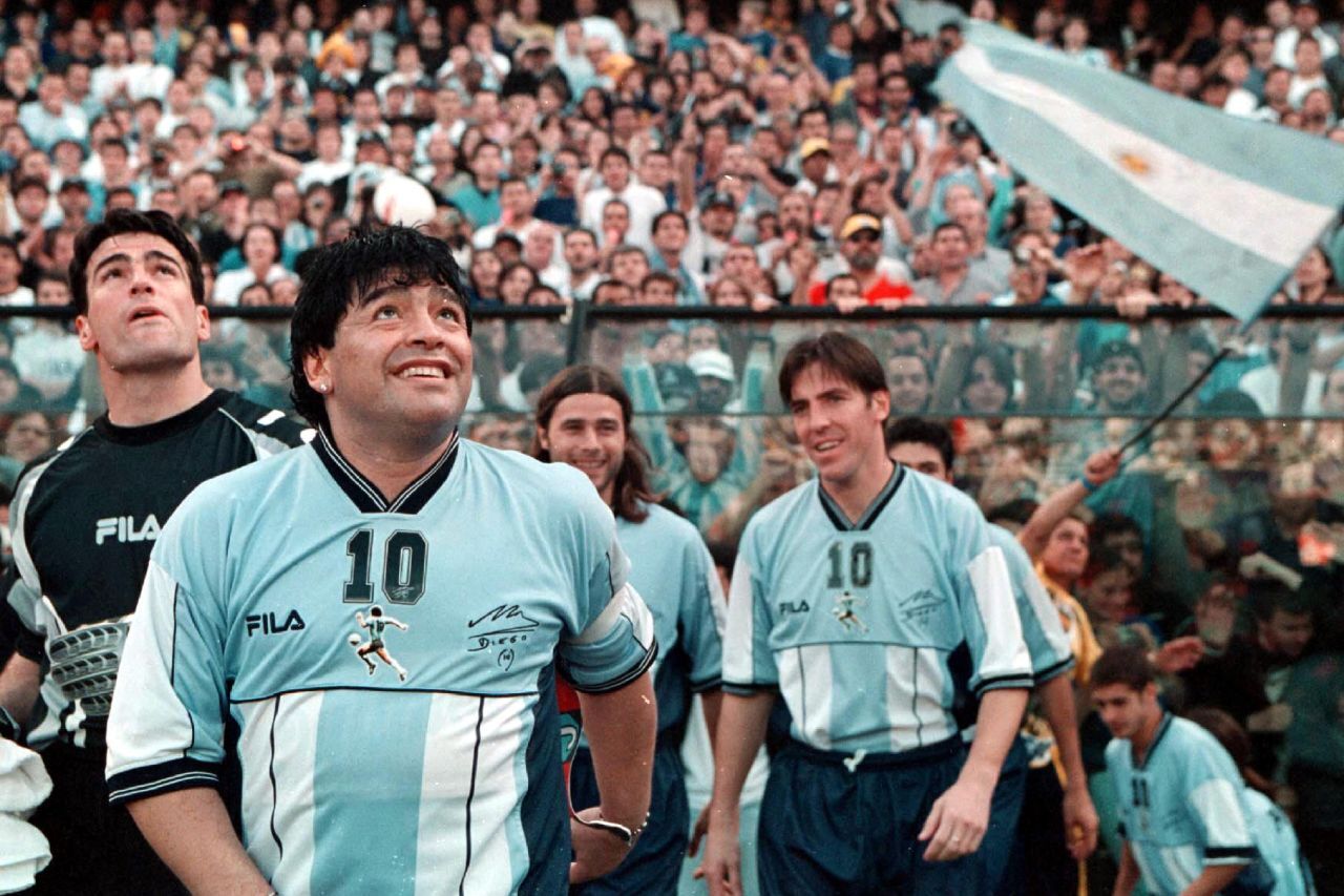 ‘the-game-remains-untainted’:-a-look-back-on-argentine-football-legends’-farewells