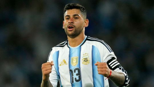 ‘cuti’-romero-handed-unenviable-task-of-following-messi-as-argentina’s-captain