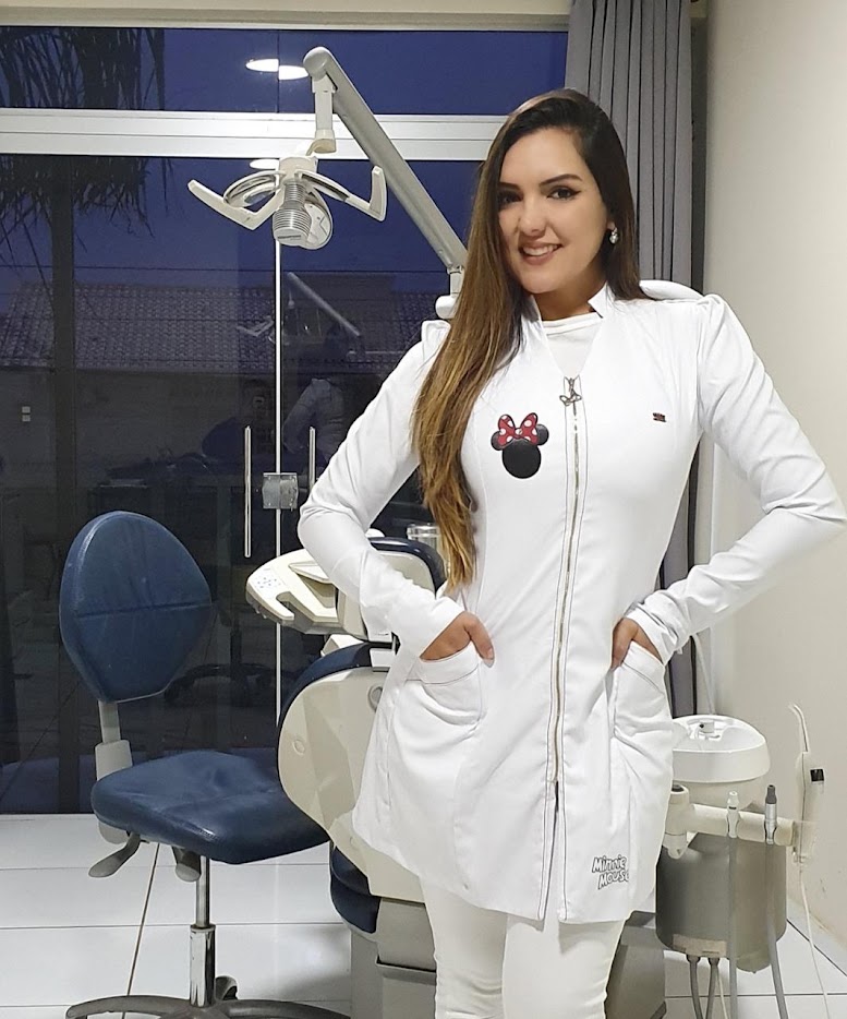 ex-miss-celebra-dia-del-odontologo:-“feliz-y-orgullosa-de-mi-profesion”