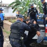 capturan-a-dos-presuntos-asaltantes-en-ciudad-quetzal-luego-de-ser-embestidos-por-un-camion