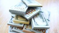 la-oferta-de-dolares-no-afloja-pese-al-bajo-tipo-de-cambio-real-y-al-adverso-contexto-global:-que-hay-detras
