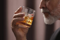 como-o-consumo-de-alcool-aumenta-o-risco-de-desenvolver-demencia
