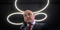 en-lettonie,-le-parti-du-premier-ministre,-andris-kulbergs,-obtient-un-succes-historique-qui-eloigne-le-danger-populiste