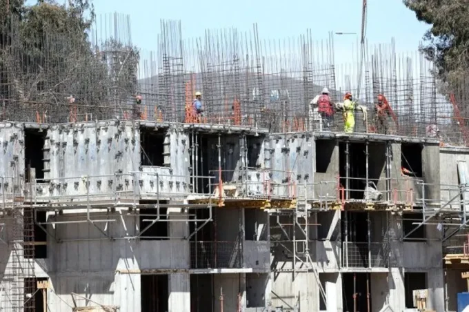 minvu-aumentara-su-presupuesto-en-2027,-pero-recursos-para-campamentos-caeran-casi-50%