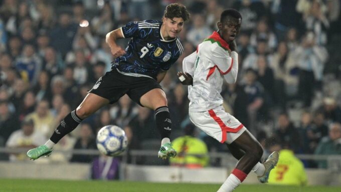 por-que-la-maxima-goleada-de-argentina-de-la-era-de-lionel-scaloni,-7-0-ante-burkina-faso-de-este-sabado-puede-no-ser-tenida-en-cuenta-por-la-fifa