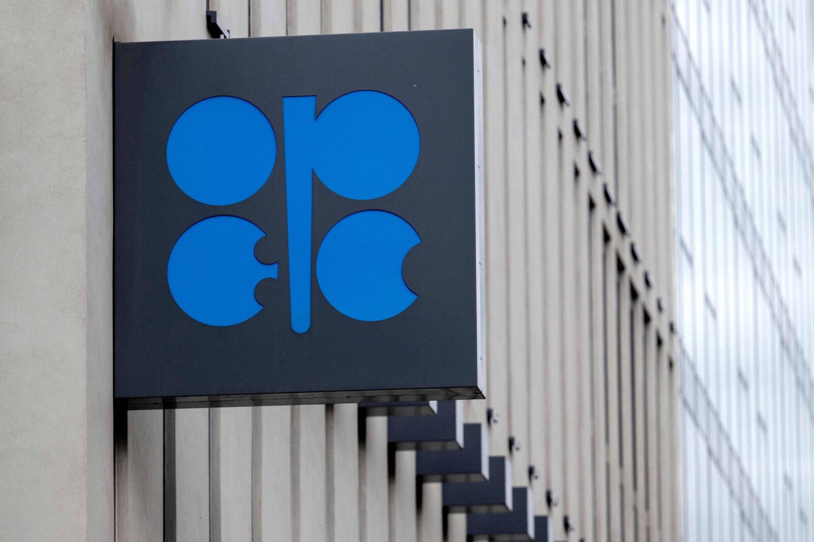 opep+-concorda-em-manter-metas-de-producao-de-petroleo-estaveis-em-novembro