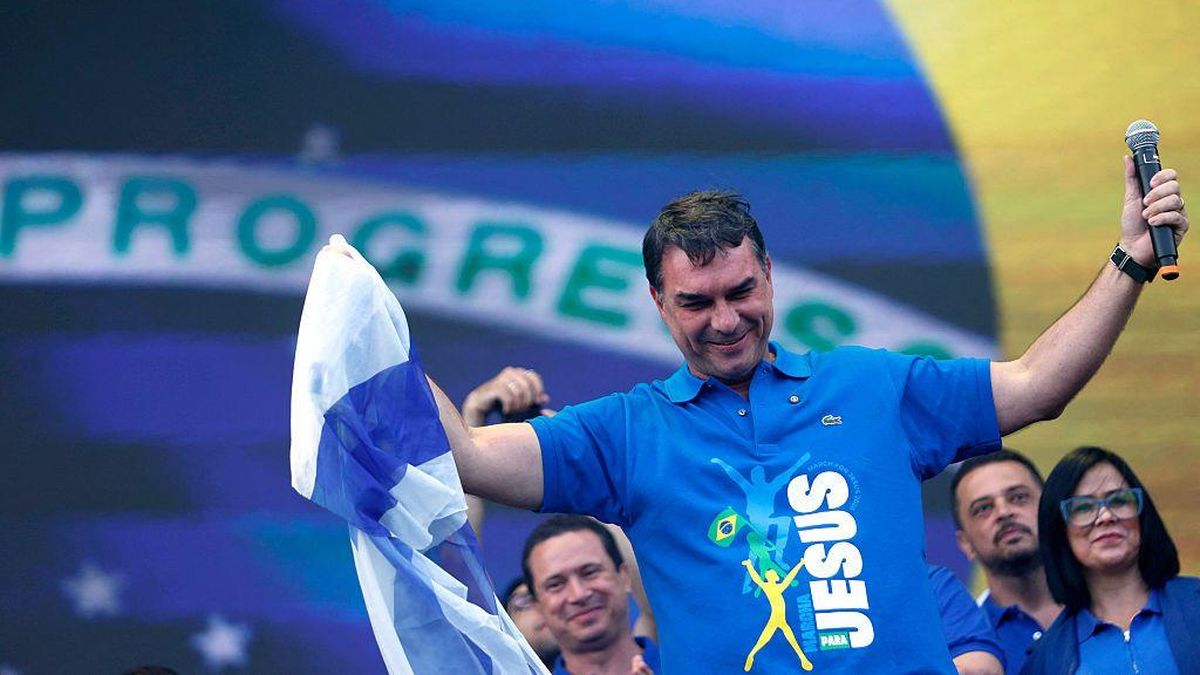 elecciones-en-brasil:-flavio-bolsonaro,-el-candidato-que-busca-suceder-politicamente-a-su-padre