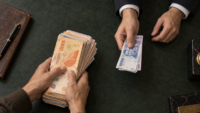 el-credito-sigue-sin-despegar:-los-prestamos-personales-volvieron-a-caer-en-septiembre,-pero-crecen-hipotecarios
