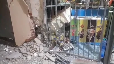 santa-cruz:-camion-impacta-contra-una-tienda-y-causa-destrozos