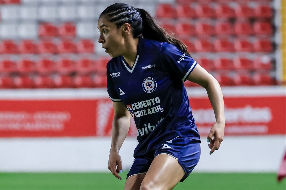 videos:-asi-fue-el-doblete-de-ana-lucia-martinez-en-la-victoria-del-cruz-azul-femenil-ante-necaxa
