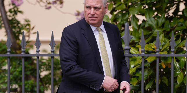 affaire-epstein :-l’ex-prince-andrew-conteste-en-justice-des-perquisitions-menees-chez-lui-en-fevrier