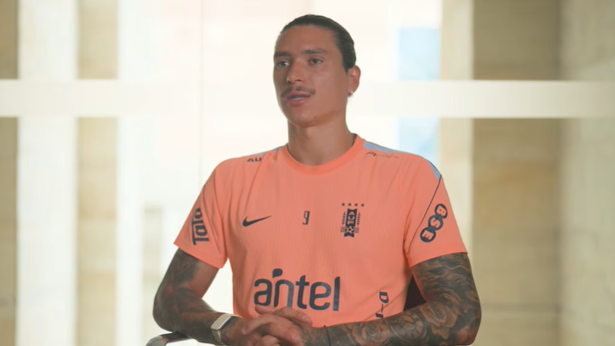 “necesitaba-ese-gol”:-darwin-nunez-agradecio-a-diego-forlan,-“una-leyenda”,-por-la-“confianza”-que-le-brindo-y-analizo-su-momento-en-la-seleccion-uruguaya;-mira-el-video
