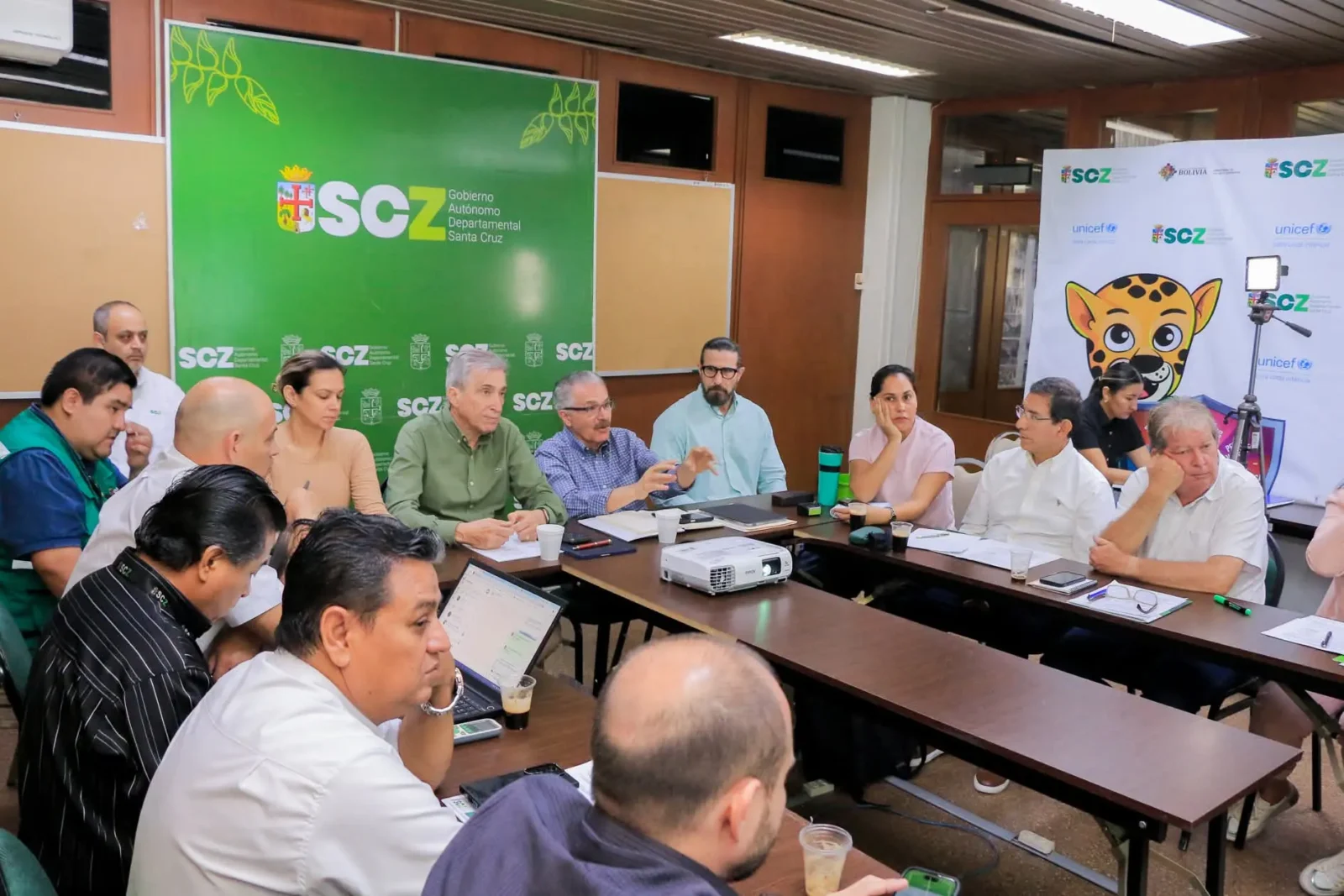 municipios-coordinan-acciones-para-fortalecer-la-salud-en-santa-cruz