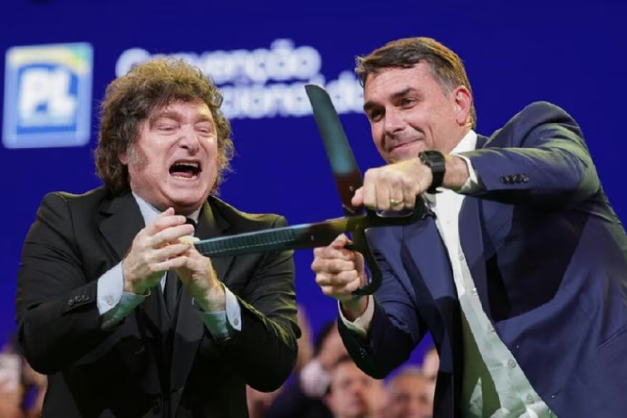 bolsonaro’s-first-round-win-draws-cheers-from-right-wing-leaders