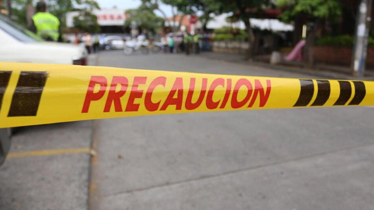 macabro-hallazgo-del-cuerpo-sin-vida-de-una-joven-bajo-un-puente-en-cali:-autoridades-investigan-para-identificar-a-responsables-de-este-crimen