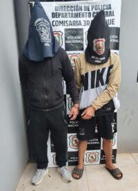 ¡motochorros-oipete-asfalto-ari-a-pareja-con-su-bebe!