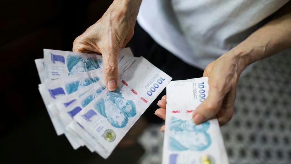bolsillo-bajo-presion:-8-de-cada-10-argentinos-aseguran-que-su-salario-pierde-contra-la-inflacion