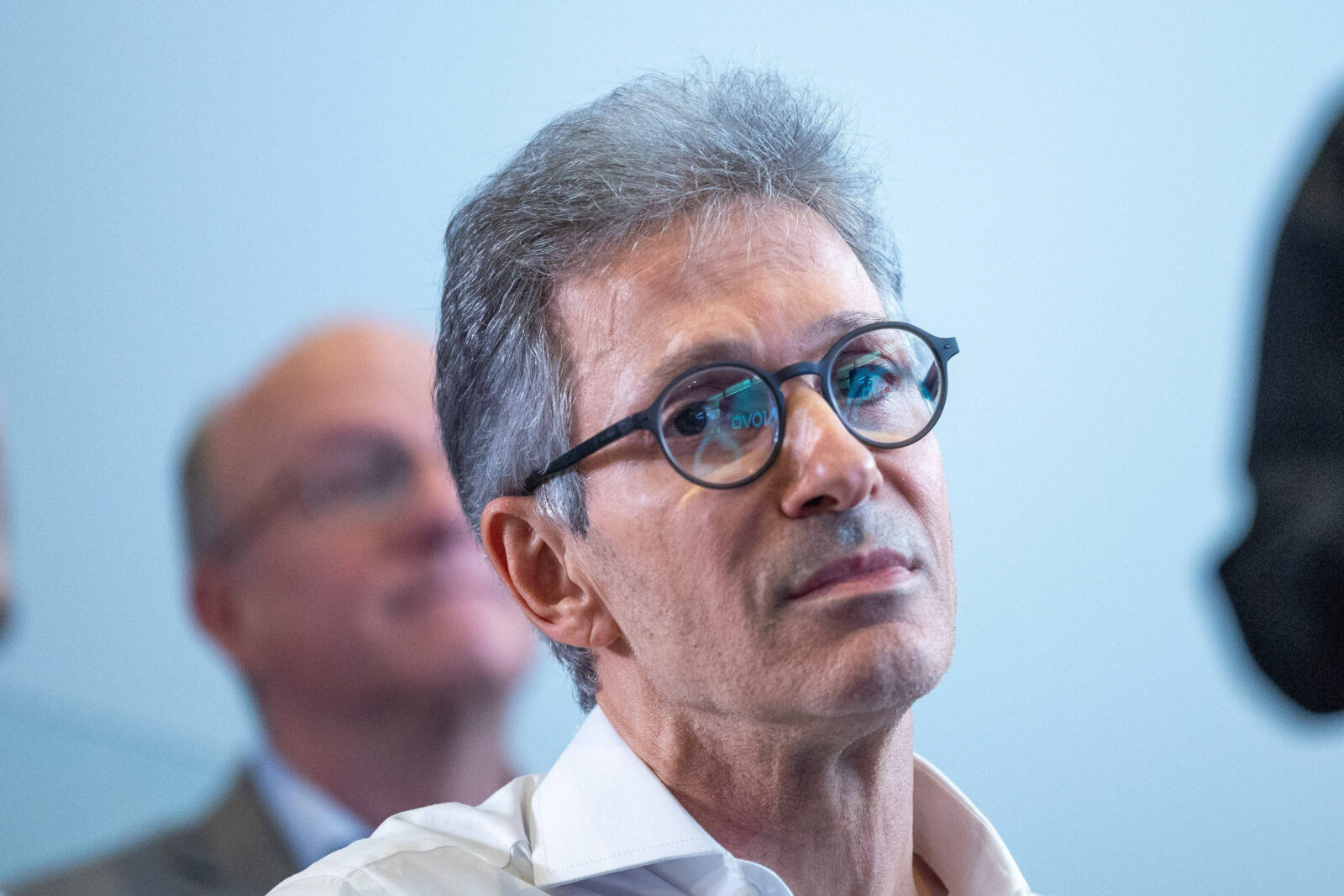 zema-declara-apoio-a-flavio-bolsonaro-no-2o-turno