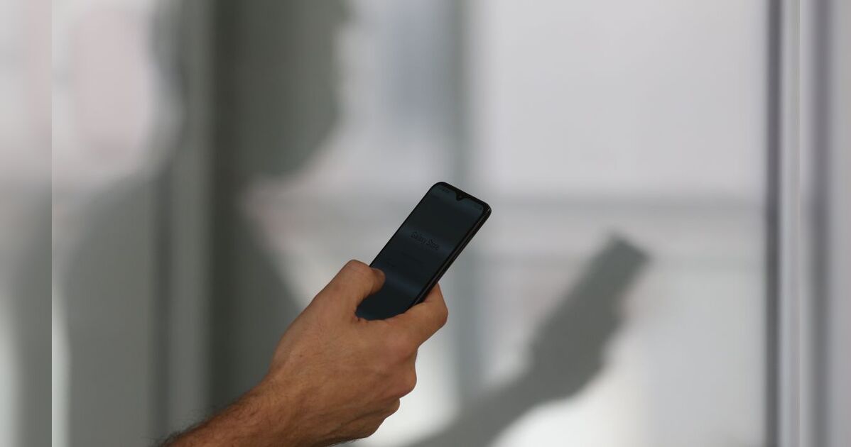 mulher-reage-a-assalto-no-portao-de-casa-e-recupera-celular-em-apucarana