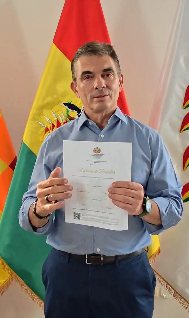 paz-anuncia-titulo-digital-gratuito-para-221.000-bachilleres-y-elimina-la-legalizacion-para-ingresar-a-la-universidad