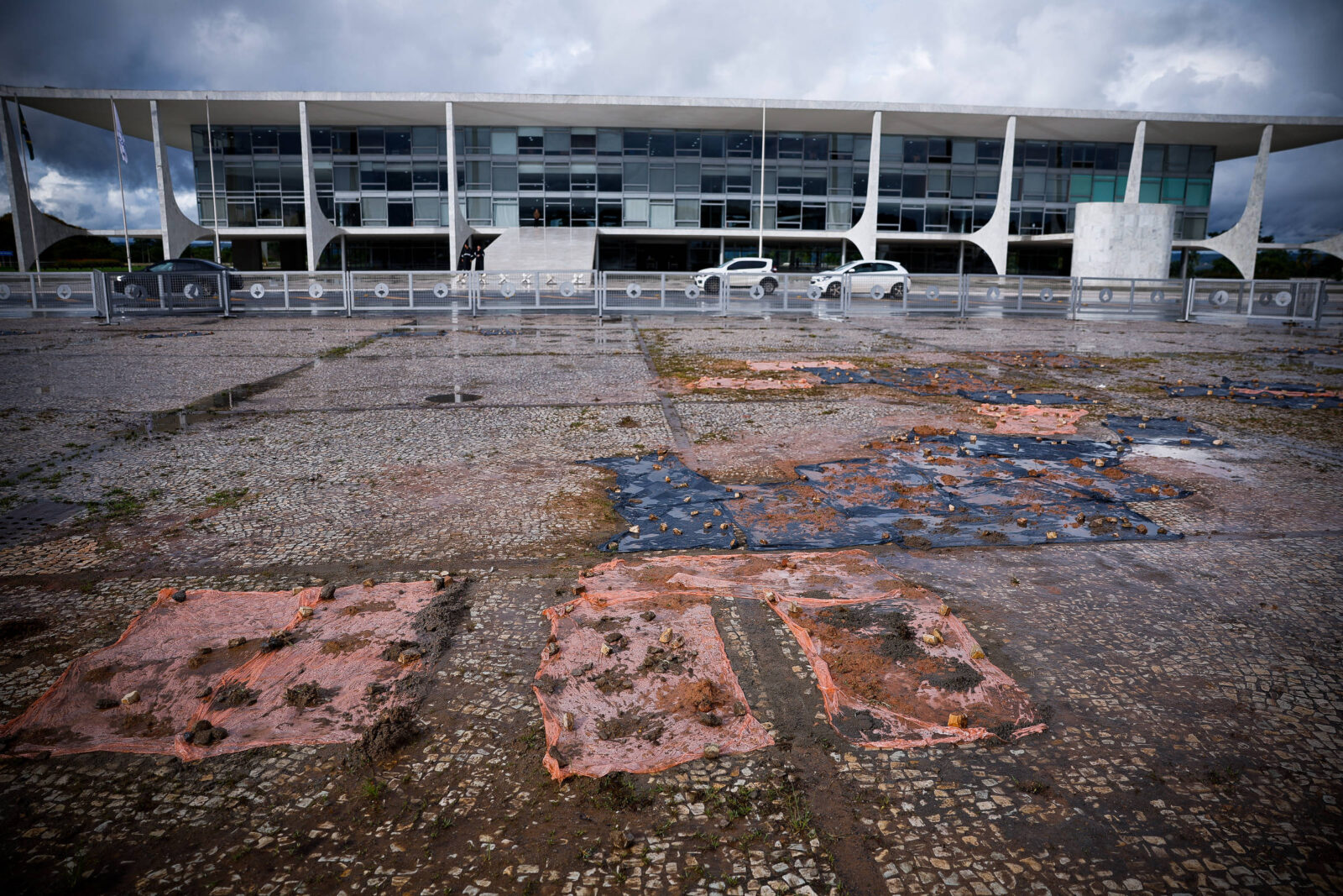 moraes-alivia-pena-de-‘debora-do-batom’-apos-trabalho-e-aprovacao-no-enem