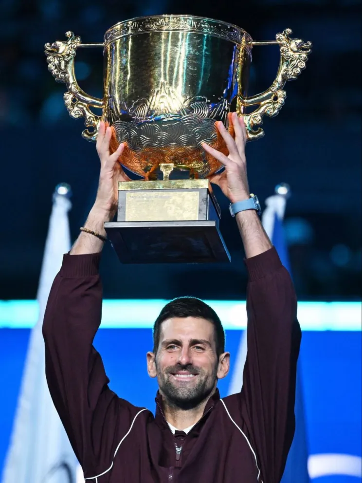 djokovic-se-acerca-a-federer-y-alcaraz-vuelve-a-celebrar