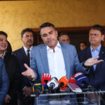 flavio-bolsonaro-diz-que-fim-da-escala-6×1-e-oportunismo-de-lula-para-ganhar-votos