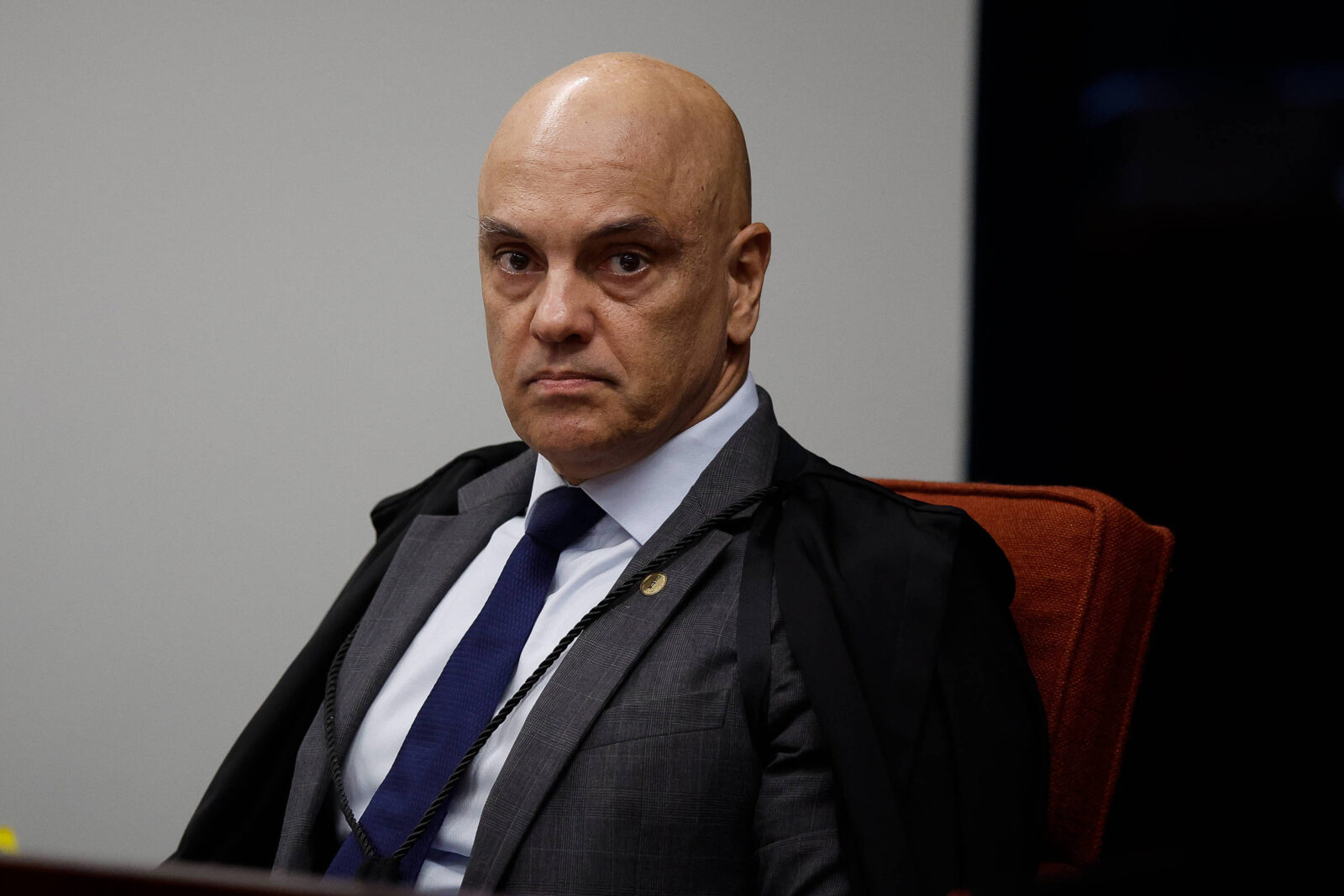 moraes-manda-pgr-se-manifestar-sobre-pedido-de-bolsonaro-para-liberar-visitas-de-flavio