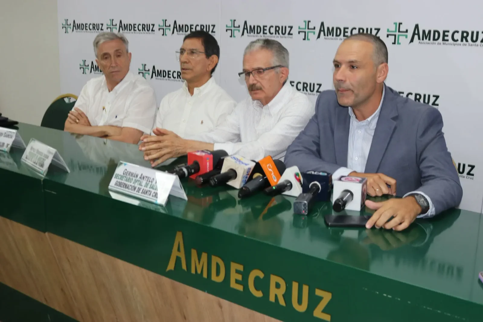 santa-cruz-define-la-distribucion-de-538-items-en-salud-a-municipios