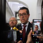 menkos-debuta-ante-el-congreso-con-una-apuesta:-mas-inversion-para-crecer,-pero-volver-al-deficit-de-2%
