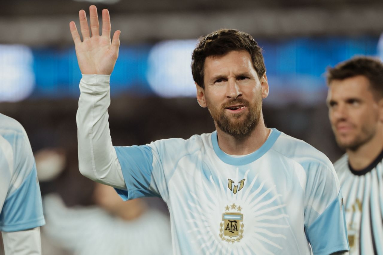 lionel-messi’s-argentina-farewell-game-kicks-off