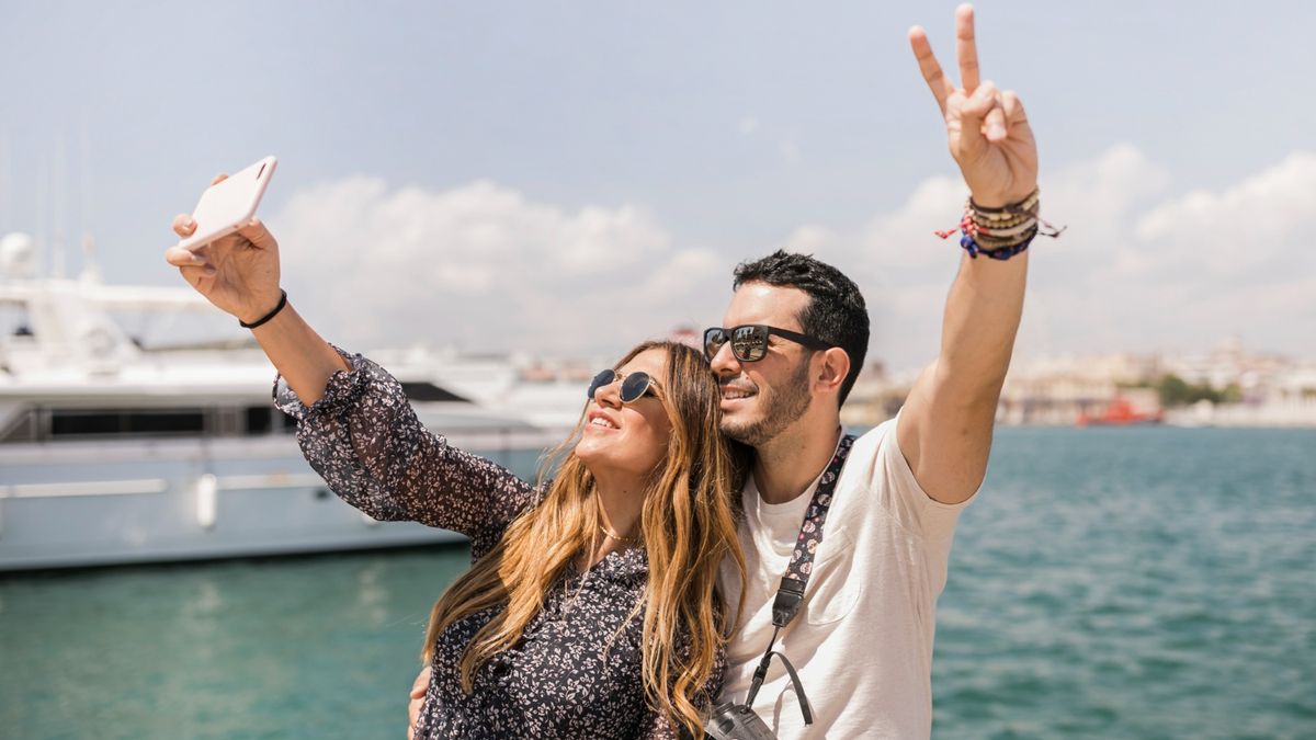 buscan-empleados-para-trabajar-en-cruceros-internacionales:-ofrecen-alojamiento-gratis-y-no-piden-titulo-universitario