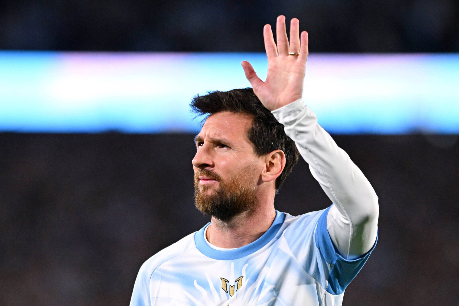 em-lagrimas,-messi-e-argentinos-se-despedem-da-camisa-10