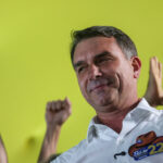 flavio-bolsonaro-diz-que-fim-da-reeleicao-nao-e-para-volta-do-pai-a-presidencia-em-2030