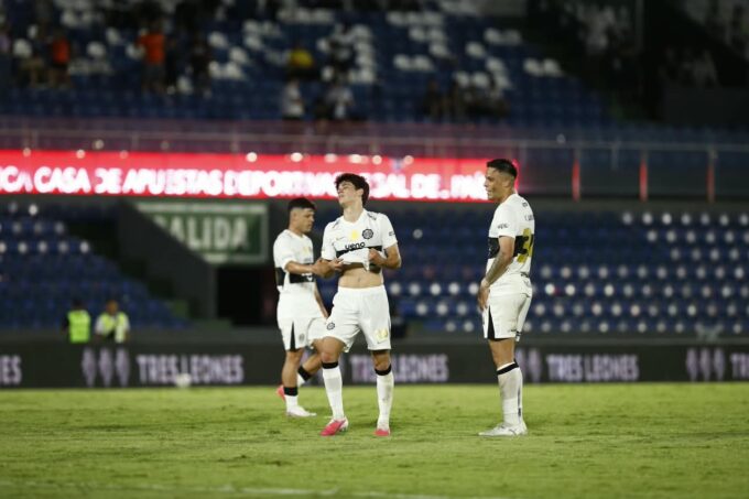 olimpia-salvo-el-partido-ante-nacional-con-la-vieja-confiable:-centro,-cabeza-y-gol