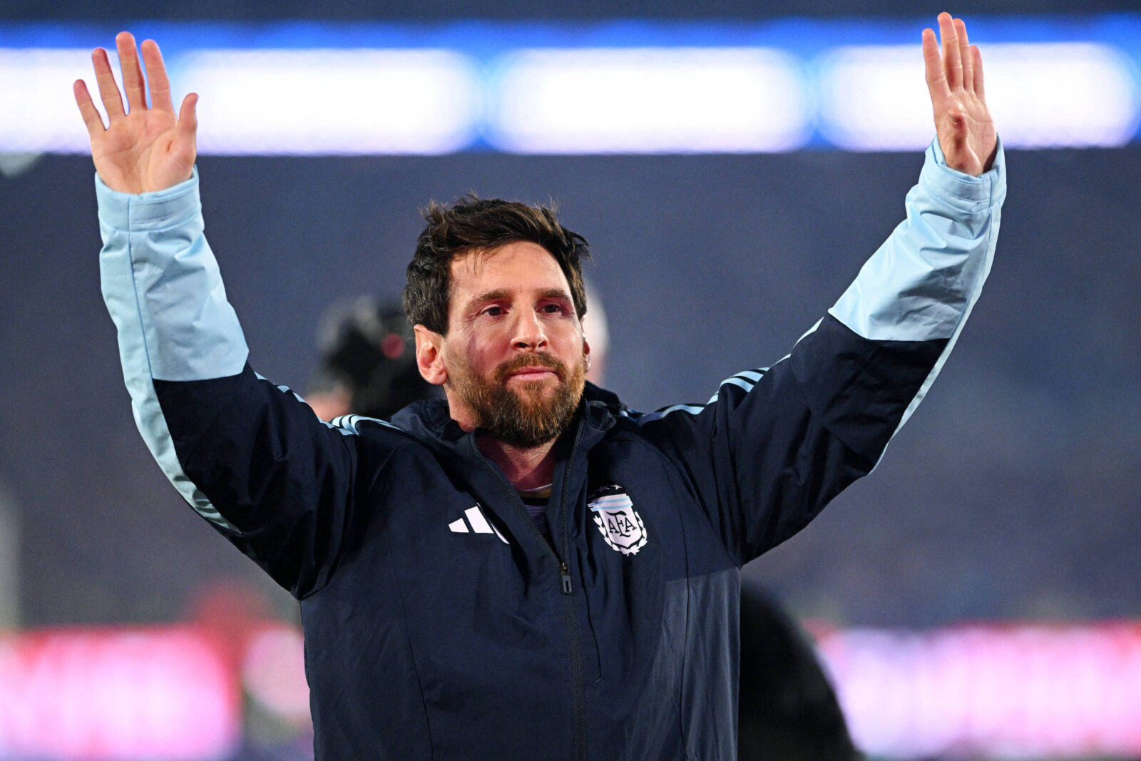 eu-nao-quero-ir-embora,-diz-messi-apos-se-despedir-da-argentina