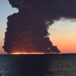 petrolero-se-incendia-frente-a-las-costas-de-sochi,-rusia,-tras-presunto-ataque-con-drones-de-ucrania