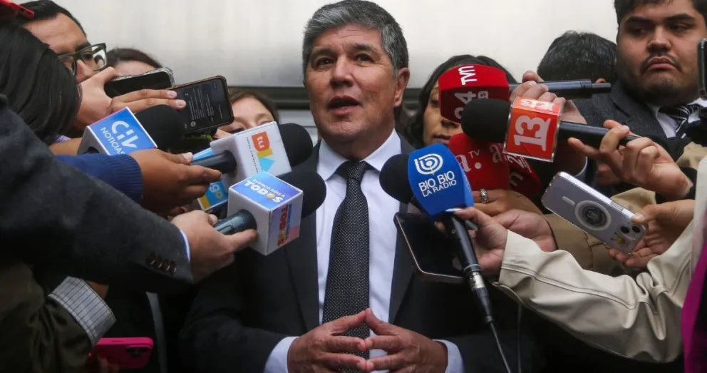 monsalve-admite-“error-enorme”-por-salir-con-funcionaria-y-defiende-tesis