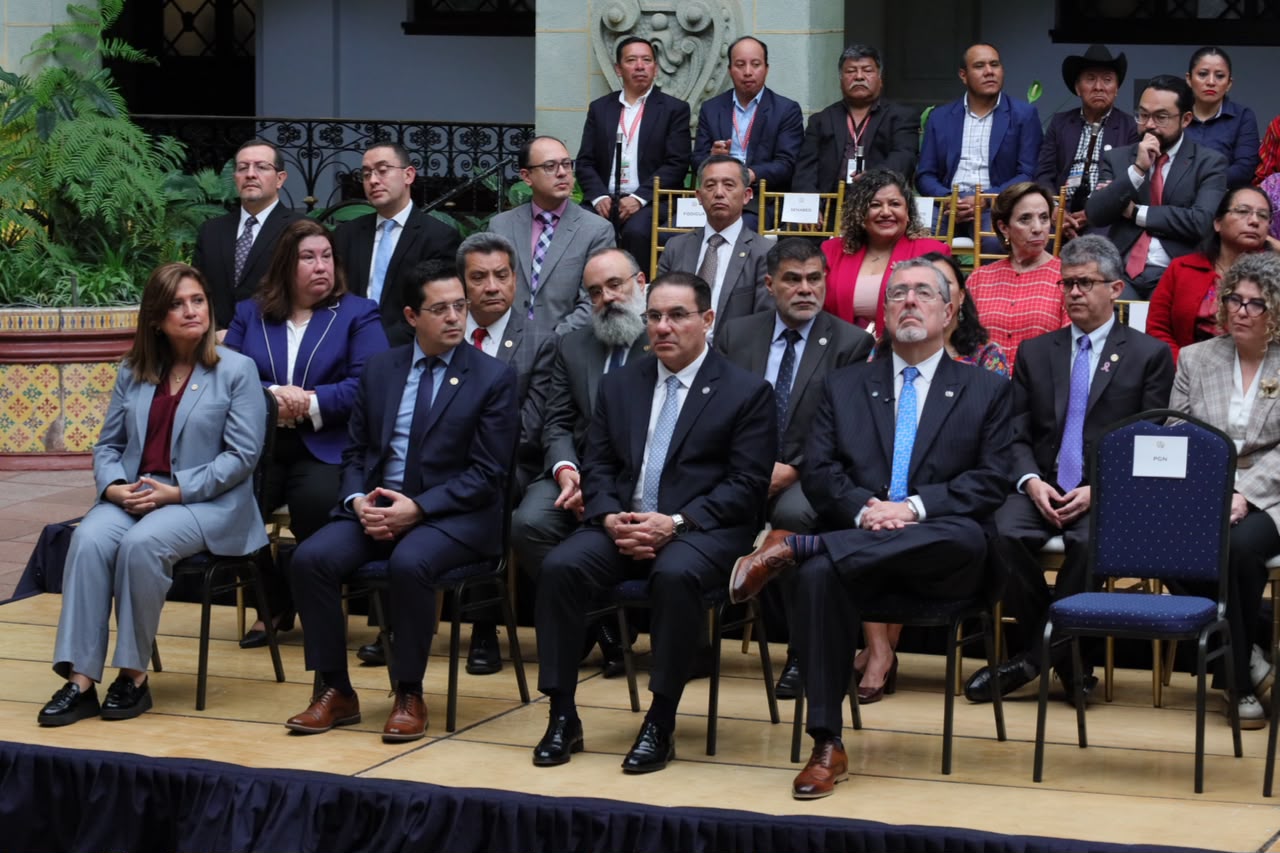 karin-herrera-se-retira-de-acto-de-disculpas-a-autoridades-indigenas-por-agenda-de-trabajo