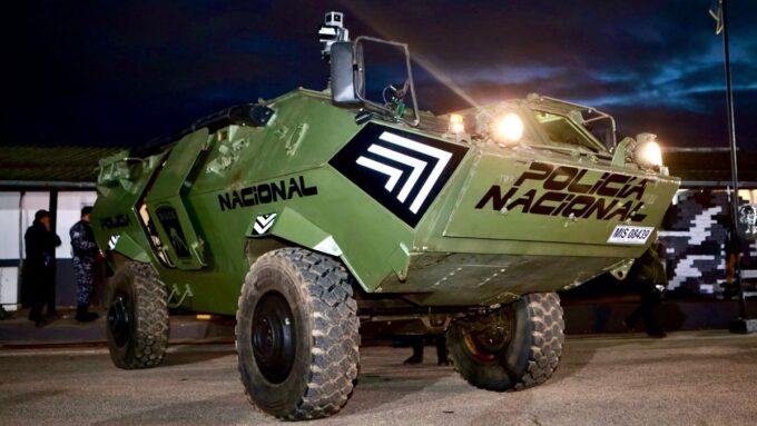 “la-montana-volvio-a-parir-un-raton”:-interior-uso-solo-dos-vehiculos-condor-prestados-por-defensa-para-tres-operativos