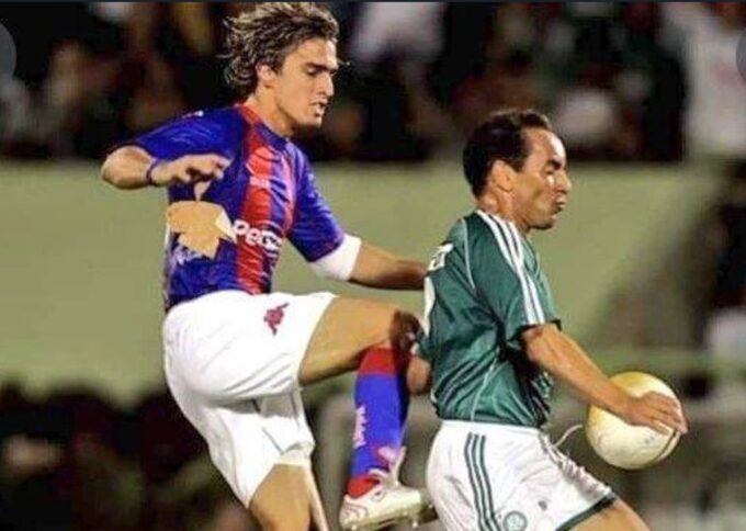 aquiles-pidio-a-costas-que-haga-jugar-a-los-mas-pendex