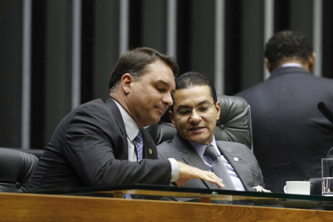 republicanos-oficializa-apoio-a-flavio-bolsonaro-no-segundo-turno-da-eleicao-presidencial