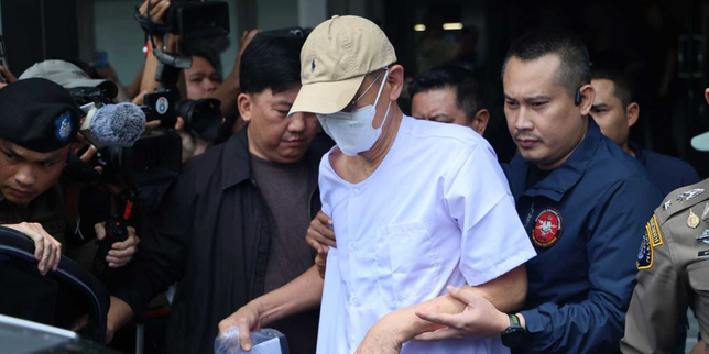 en-thailande,-des-moines-succombent-a-la-tentation-du-sexe-et-de-l’argent