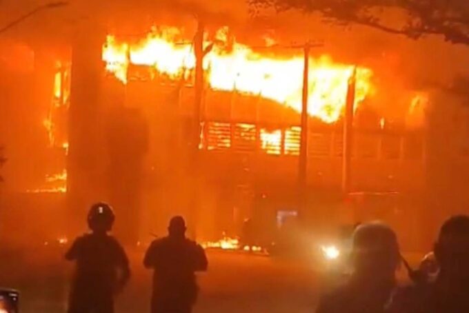incendio-atinge-predio-da-universidade-federal-de-pernambuco