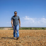 no-corredor-da-soja,-estudante-quer-ser-produtor-rural-e-opta-por-flavio-bolsonaro