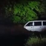 vehiculo-es-arrastrado-por-correntada-en-guastatoya,-el-progreso