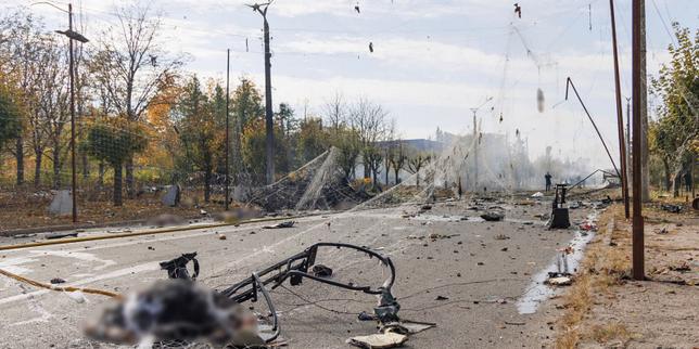 ukraine :-les-images-des-degats-a kramatorsk-apres-l’attaque-russe-de deux-bus