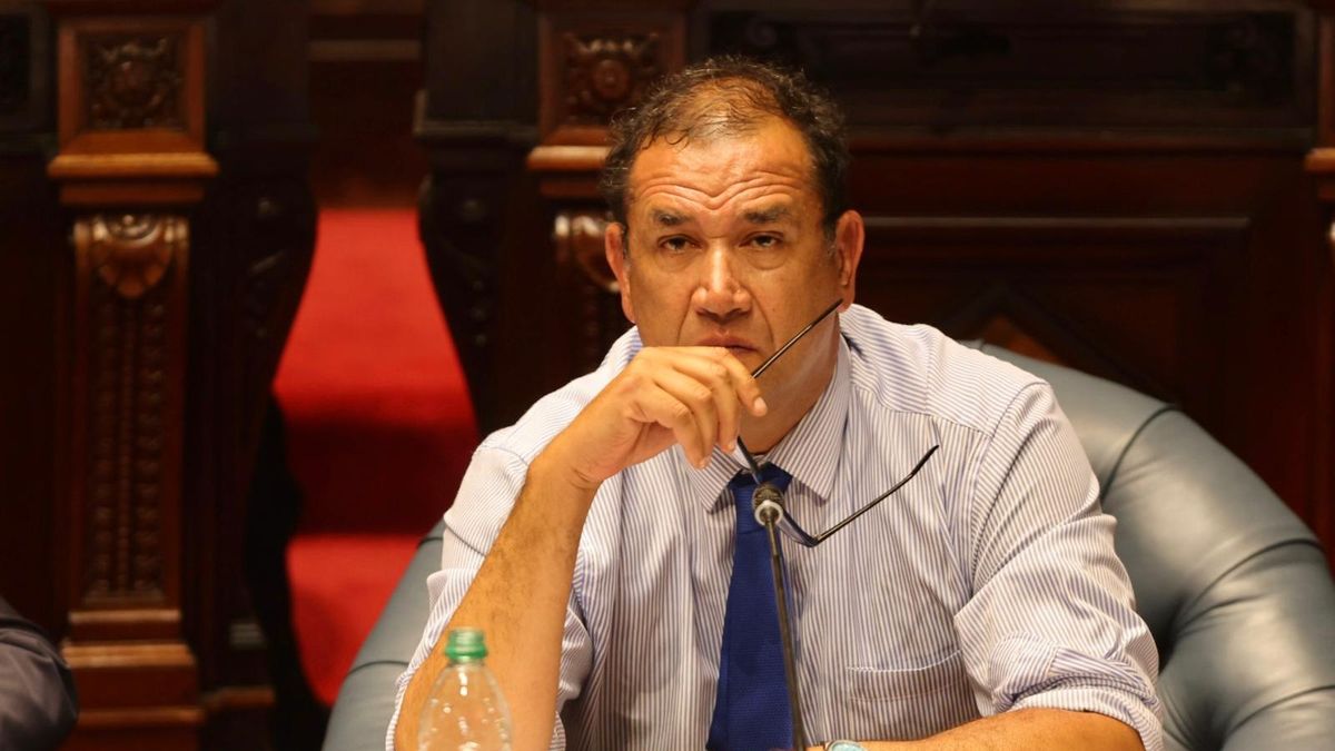 senador-da-silva-presento-proyecto-de-ley-para-que-colegios-no-puedan-prohibirle-a-sus-alumnos-competir-en-otros-clubes-deportivos